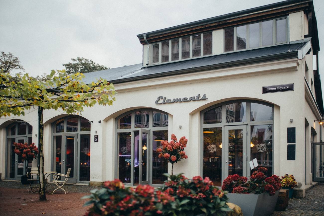 Hochzeit auf Schloss Albrechtsberg und im Elements DELI & Restaurant